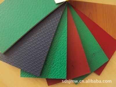 室內運動地板選購指南 塑料、塑膠與橡膠地板的比較